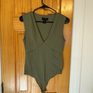 House of Harrlow Bodysuit (M)
